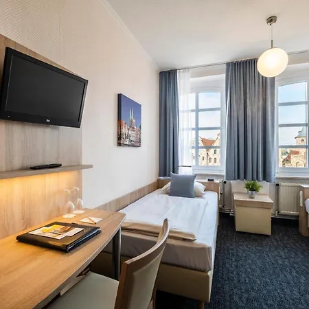 Jensen Hotel 3*