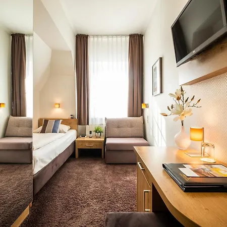 Jensen Hotel 3*