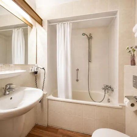 Jensen Hotel 3*