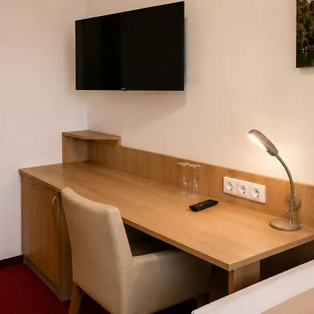 Jensen Hotel 3*