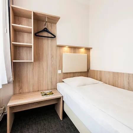 Jensen 3* لوبيك